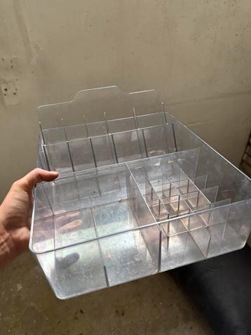 Makeup organizer beschikbaar voor biedingen