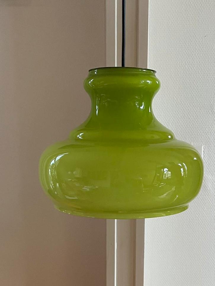 Appelgroene vintage retro opaalglazen hanglamp, Huis en Inrichting, Lampen | Hanglampen, Gebruikt, Minder dan 50 cm, Glas, Ophalen of Verzenden