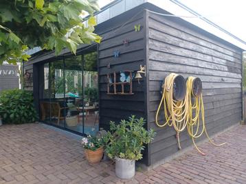 Tuinhuis  , buiten verblijf , veranda  beschikbaar voor biedingen