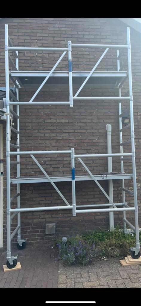 Te huur: kamersteiger, Doe-het-zelf en Verbouw, Steigers, Zo goed als nieuw, Rolsteiger of Kamersteiger, Ophalen