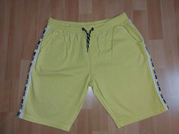 Gele korte sweatbroek *Oiboi*, Kinderen en Baby's, Kinderkleding | Maat 170, Zo goed als nieuw, Jongen, Broek, Ophalen of Verzenden