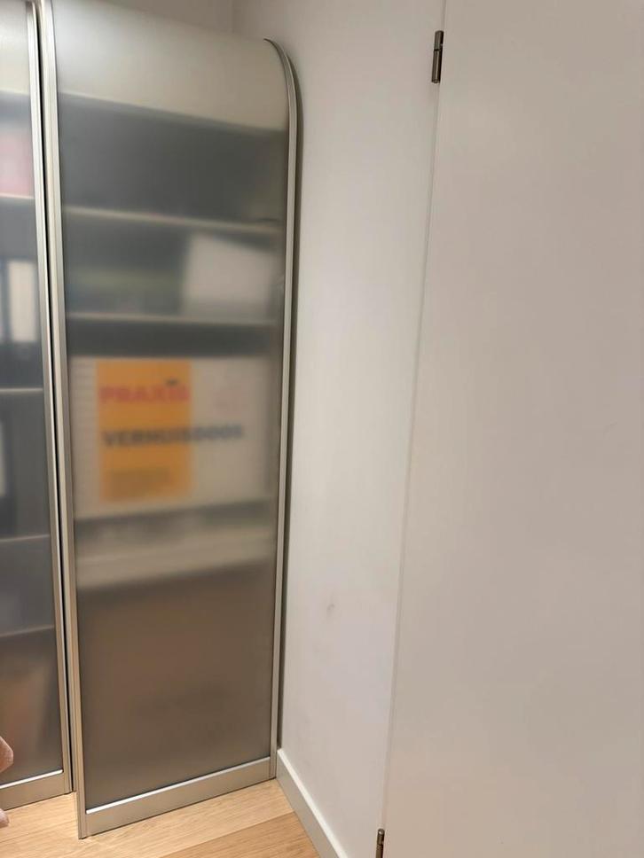 Pastoe fiber kast met uittrekplank voor computer, Huis en Inrichting, Kasten | Roldeurkasten en Archiefkasten, Gebruikt, 200 cm of meer