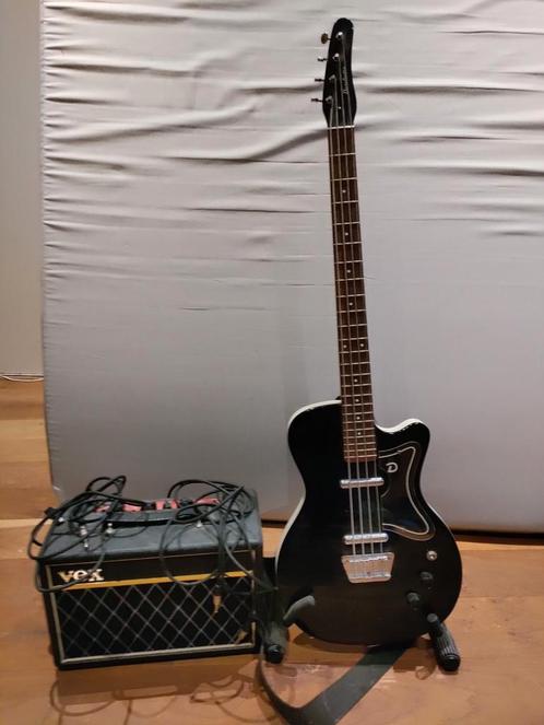 Danelectro 56 Single Cutaway Black Bassgitaar + Vox amp, Muziek en Instrumenten, Snaarinstrumenten | Gitaren | Elektrisch, Zo goed als nieuw