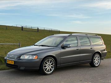 Volvo V70 2.4 D5 185pk Edition sport | xenon | leer | cruise beschikbaar voor biedingen