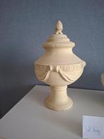 Griekse/ Romeinse vaas+ deksel 32 cm hoog., Steen, Overige kleuren, Ophalen of Verzenden, Zo goed als nieuw