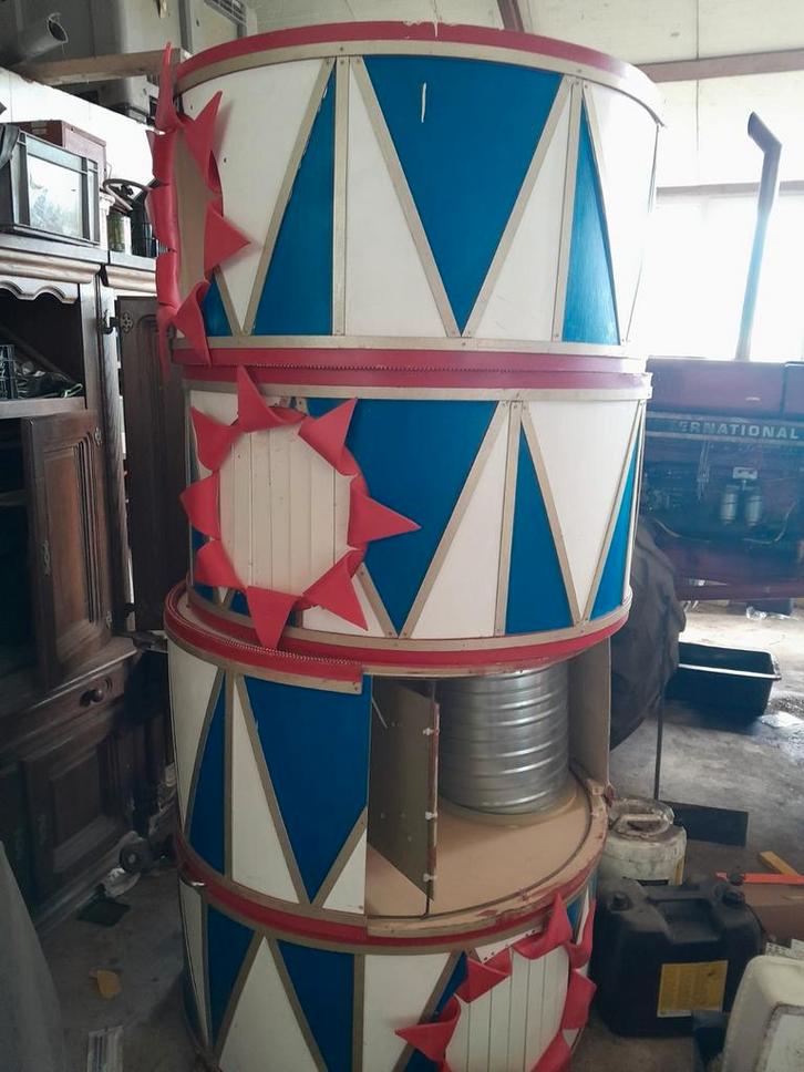 2 Houten Trommel Kostuum - Uniek!, Hobby en Vrije tijd, Feestartikelen, Ophalen