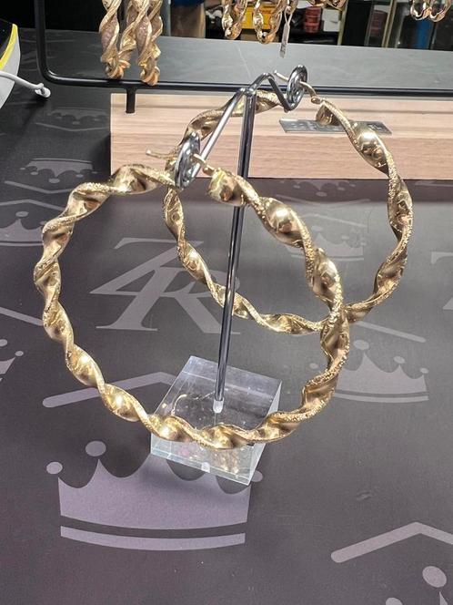 18 karaat. Nieuw goud. 7,5cm x 6mm. €1500,-, Sieraden, Tassen en Uiterlijk, Oorbellen, Nieuw, Goud, Ophalen of Verzenden