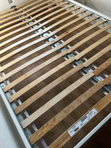 Ikea bedframe 140x200cm - afbeelding 2