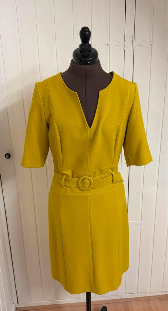 Caroline Biss Jurk Mosterdgeel - Maat 38 (valt als 36), Kleding | Dames, Jurken, Zo goed als nieuw, Maat 38/40 (M), Geel, Ophalen of Verzenden