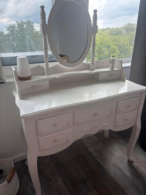 Te koop: klassieke witte kaptafel met spiegel en lades, Huis en Inrichting, Tafels | Kaptafels, Zo goed als nieuw, Minder dan 100 cm