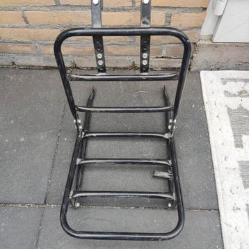 Fietsdrager voorop mand beschikbaar voor biedingen