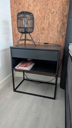 Nachtkastje Ikea Vikhammer | 60 x 39 cm, Huis en Inrichting, Slaapkamer | Nachtkastjes, Ophalen, Metaal of Aluminium, 55 tot 70 cm