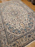 Vintage Handgeknoopt perzisch tapijt nain 325x204, Huis en Inrichting, Stoffering | Tapijten en Kleden, Info@SlatsAntiek.nl, Tweedehands