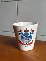 Oude beker van Beatrix - Claus 1966, Ophalen of Verzenden, Gebruikt, Nederland, Servies