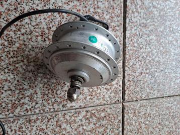 In prijs verlaagd! 24 volt elec motor, compleet beschikbaar voor biedingen