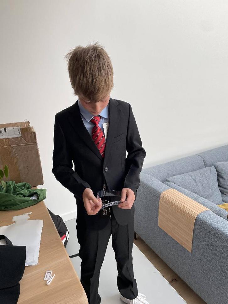 kinderkostuum, Kinderen en Baby's, Kinderkleding | Maat 134, Zo goed als nieuw, Jongen, Setje, Ophalen of Verzenden