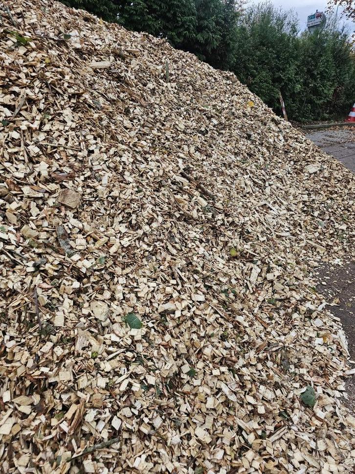 Mooie houtsnippers, Tuin en Terras, Overige Tuin en Terras, Zo goed als nieuw, Ophalen