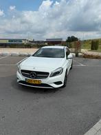 Mercedes-Benz A-Klasse A200  automaat 2015, Auto's, Mercedes-Benz, Leder en Stof, Wit, 1595 cc, 19 km/l