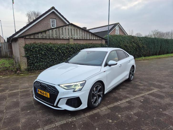 Audi A3 S line 35 TFSI 150pk S-tronic 2020 Wit One Edtion, Auto's, Audi, Particulier, A3, ABS, Achteruitrijcamera, Adaptieve lichten