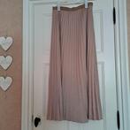 maxi satijnen plisse rok beige mt. M, Kleding | Dames, Rokken, Maat 38/40 (M), Beige, Dolssaci, Ophalen of Verzenden