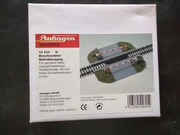 Bewaakte Spoorwegovergang N-spoor Auhagen beschikbaar voor biedingen