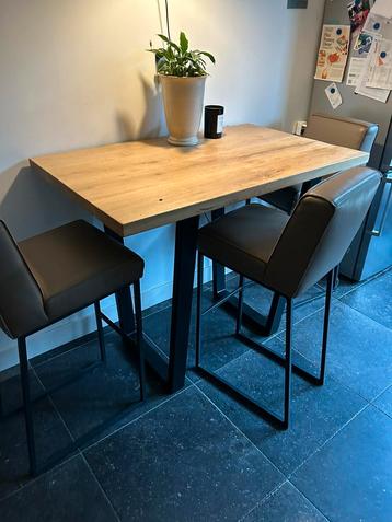 Bartafel eiken beschikbaar voor biedingen