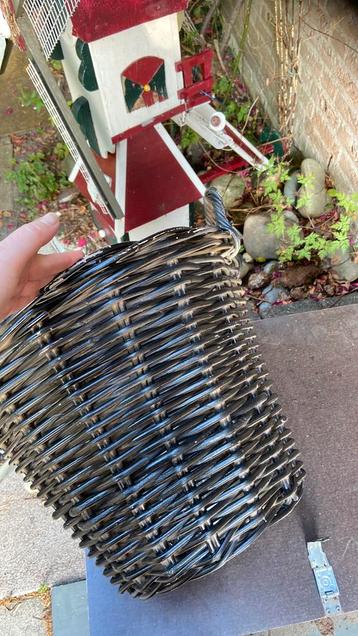 Grote mand voor in tuin voor planten bollenmand bollen mand beschikbaar voor biedingen