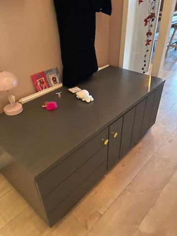 Massief houten kasthe