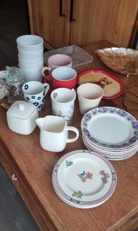 Gratis Diverse Servies Collectie, Huis en Inrichting, Keuken | Servies, Gebruikt, Compleet servies, Overige stijlen, Aardewerk