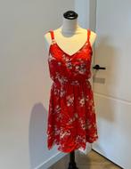Heel goed rood bloem jurk Only v-hals XS 34 print mouwloos, Kleding | Dames, Only, Ophalen of Verzenden, Zo goed als nieuw, Maat 34 (XS) of kleiner