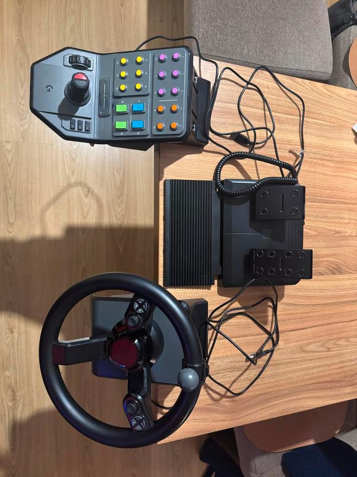 Logitech Saitek Stuur + Side Panel, Spelcomputers en Games, Games | Pc, Zo goed als nieuw, Simulatie, 1 speler, Vanaf 7 jaar, Ophalen of Verzenden