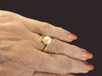 18 Karaat. Gouden Vintage ring met parel. 2025/651.