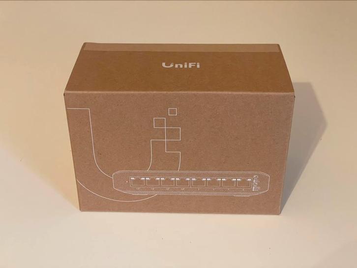 UniFi 8 Port Lite Switch, Computers en Software, Netwerk switches, Nieuw, Ophalen of Verzenden