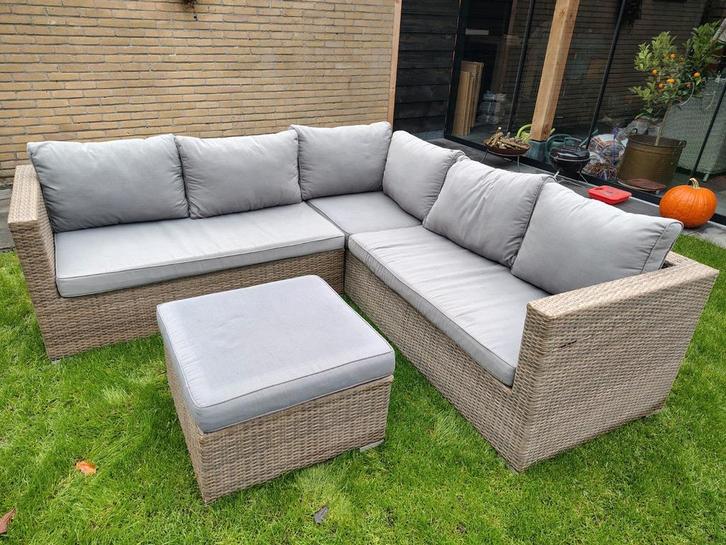 Wicker loungeset hoekbank + hocker 220x214cm met kussens, Tuin en Terras, Tuinsets en Loungesets, Gebruikt, Loungeset, Wicker