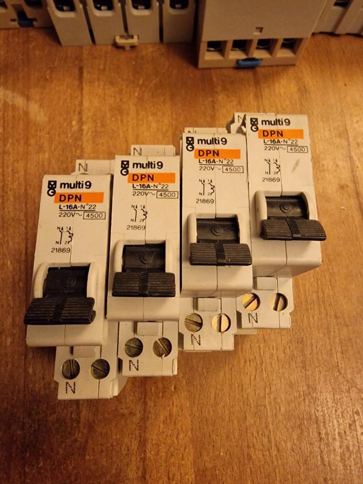 Merlin Gerin L16 automaat DPN Multi9,  7st beschikbaar, Doe-het-zelf en Verbouw, Elektra en Kabels, Gebruikt, Overige typen, Verzenden