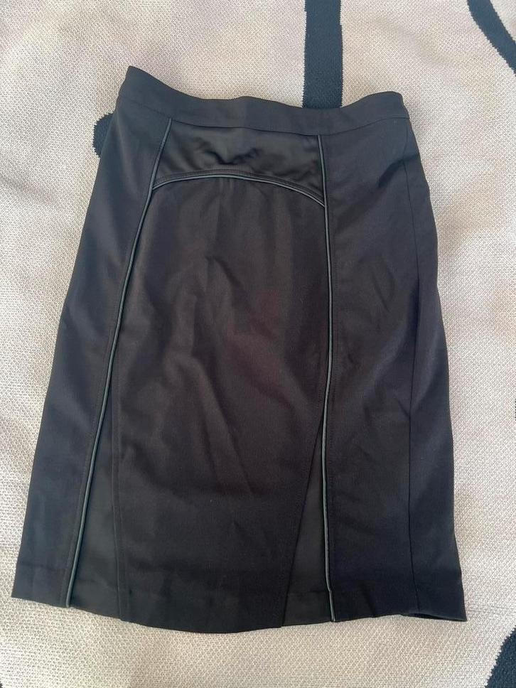 Save the Queen super leuke zwarte rok/ maat M, Kleding | Dames, Rokken, Zo goed als nieuw, Maat 38/40 (M), Zwart, Knielengte, Verzenden