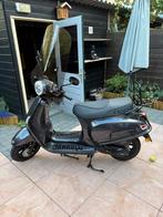 Italy verona 50i Bouwjaar 2025 KM stand 411, Ophalen of Verzenden, Zo goed als nieuw, Italy, Benzine