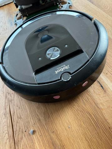 Roomba i7 - Reinigingskopmodule defect, incl. accessoires beschikbaar voor biedingen