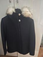 Mooie korte winterjas, Kleding | Dames, Jassen | Winter, Ophalen of Verzenden, Zo goed als nieuw, Maat 38/40 (M), Zwart