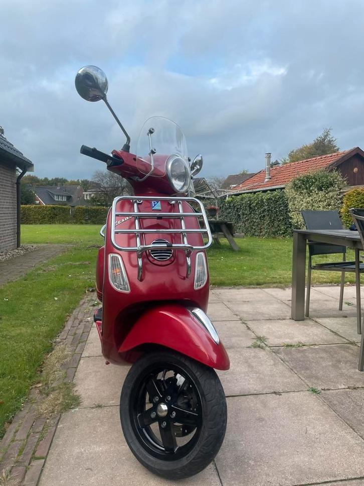 Vespa lx 50cc 2 takt, Fietsen en Brommers, Scooters | Vespa, Zo goed als nieuw, Vespa LX, Maximaal 25 km/u, Tweetakt, Verzenden