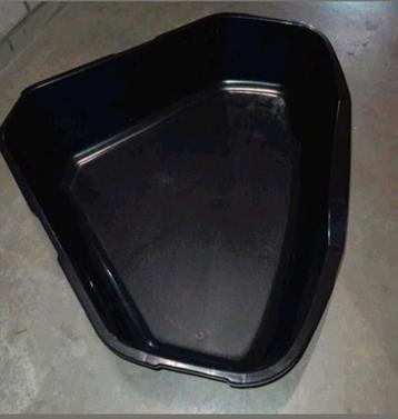 Grote hoek hondenmand/kattenbak/mand kunstof beschikbaar voor biedingen