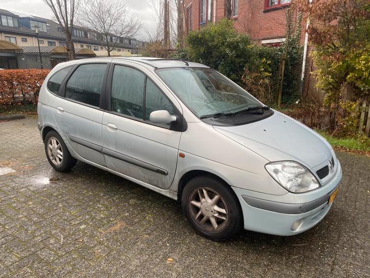 Renault Scénic 1.8 16V HB 2005 2002 Grijs, Auto's, Renault, Particulier, Scénic, Airconditioning, Centrale vergrendeling, Elektrische ramen
