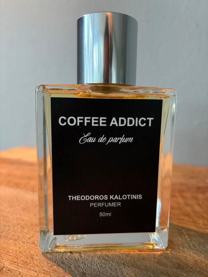 Lage prijs! - Theodoros Kalotinis Coffee Addict, Sieraden, Tassen en Uiterlijk, Uiterlijk | Parfum, Nieuw, Ophalen of Verzenden