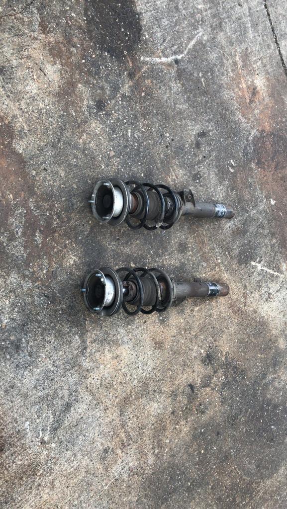 schokdempers BMW 1 serie voorzeide 45 euro per stuk, Auto-onderdelen, Overige Auto-onderdelen, BMW, Gebruikt, Ophalen of Verzenden