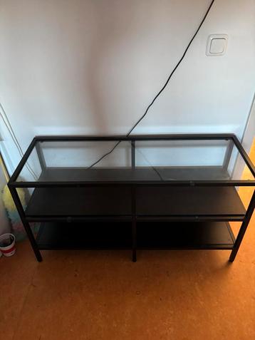 Ijzeren tv kast