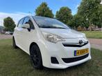 Toyota Verso-S 1.3 Vvt-i 2011 Wit, Auto's, Voorwielaandrijving, Euro 5, 450 kg, Zwart