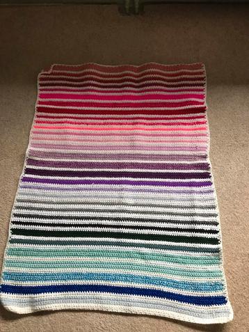 Mooie dik handgemaakt/gehaakt plaid/deken ideaal kind/dier beschikbaar voor biedingen
