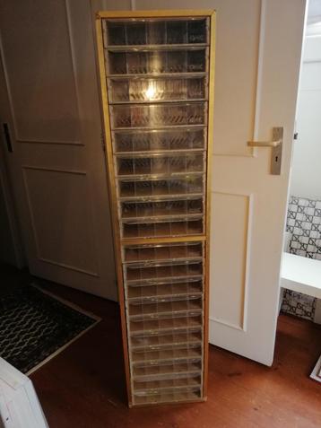 DMC garen kast voor hobbymateriaal of spijkers en schroeven beschikbaar voor biedingen