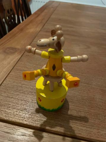 Houten Duwfiguur Giraffe beschikbaar voor biedingen
