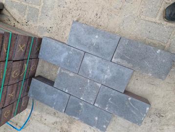 Betontegel 15x30x8 antraciet bruin beschikbaar voor biedingen